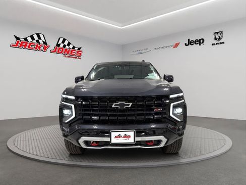 Used 2025 Chevrolet Suburban Z71 AWD/4WD image 14