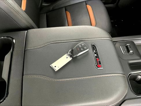 Certified 2025 GMC Sierra 2500 AT4 w/ Max Trailering Package image 33