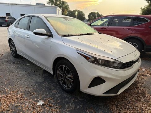 Used 2023 Kia Forte LXS w/ LXS Technology Package FWD image 1