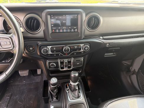 Used 2022 Jeep Gladiator Sport AWD/4WD image 24