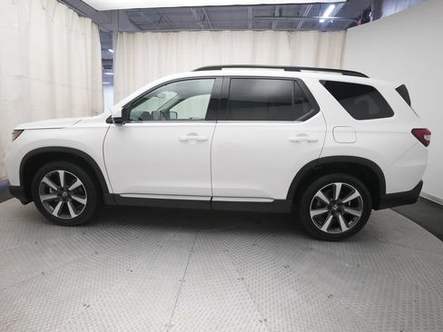Certified 2025 Honda Pilot Touring image 25