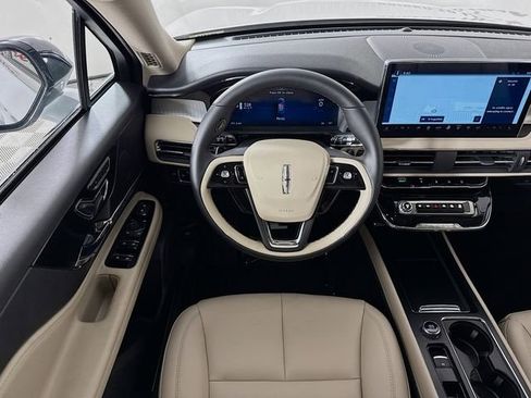 New 2026 Lincoln Corsair Premiere FWD image 24