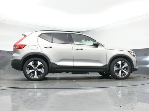 Used 2023 Volvo XC40 B5 Plus w/ Driver Assist Package image 16