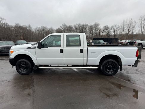 Used 2013 Ford F250 XL w/ Camper Pkg image 2