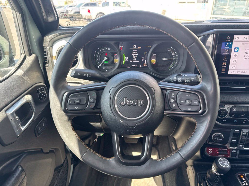 Used 2024 Jeep Wrangler Unlimited AWD/4WD image 21