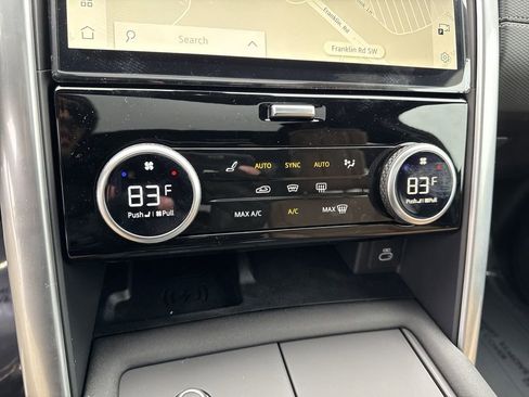 New 2025 Land Rover Discovery Dynamic SE image 23