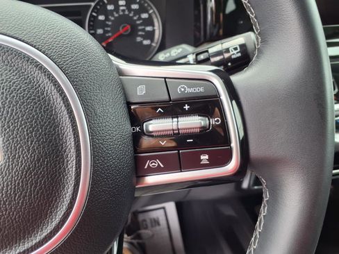 Used 2023 Kia Sorento X-Line EX image 17