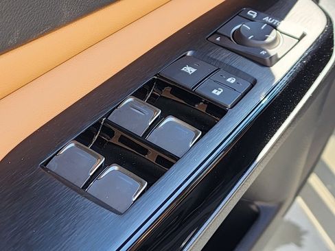 Used 2025 Lexus ES 350 w/ Premium Package FWD image 27