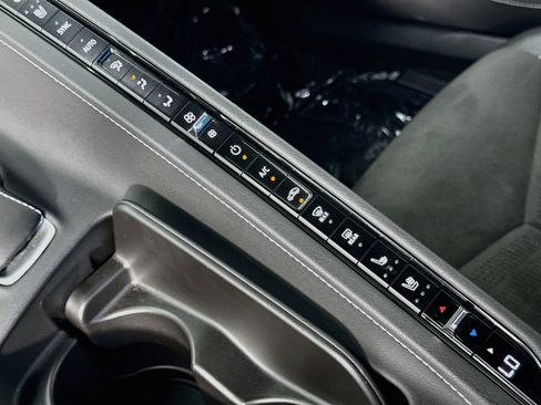 Used 2020 Chevrolet Corvette Stingray Preferred Cpe w/ 2LT Preferred Equipment Group RWD image 18