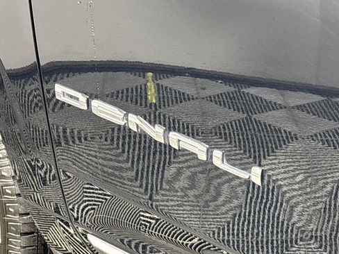 Used 2023 GMC Yukon Denali Ultimate image 25