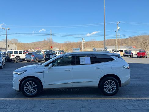 Used 2024 Buick Enclave Premium image 5