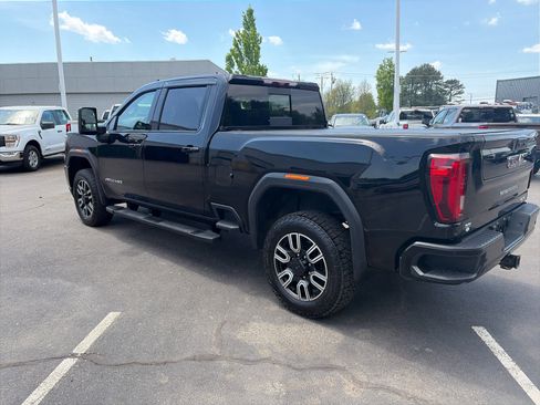 Used 2020 GMC Sierra 2500 AT4 w/ AT4 Premium Package AWD/4WD image 3