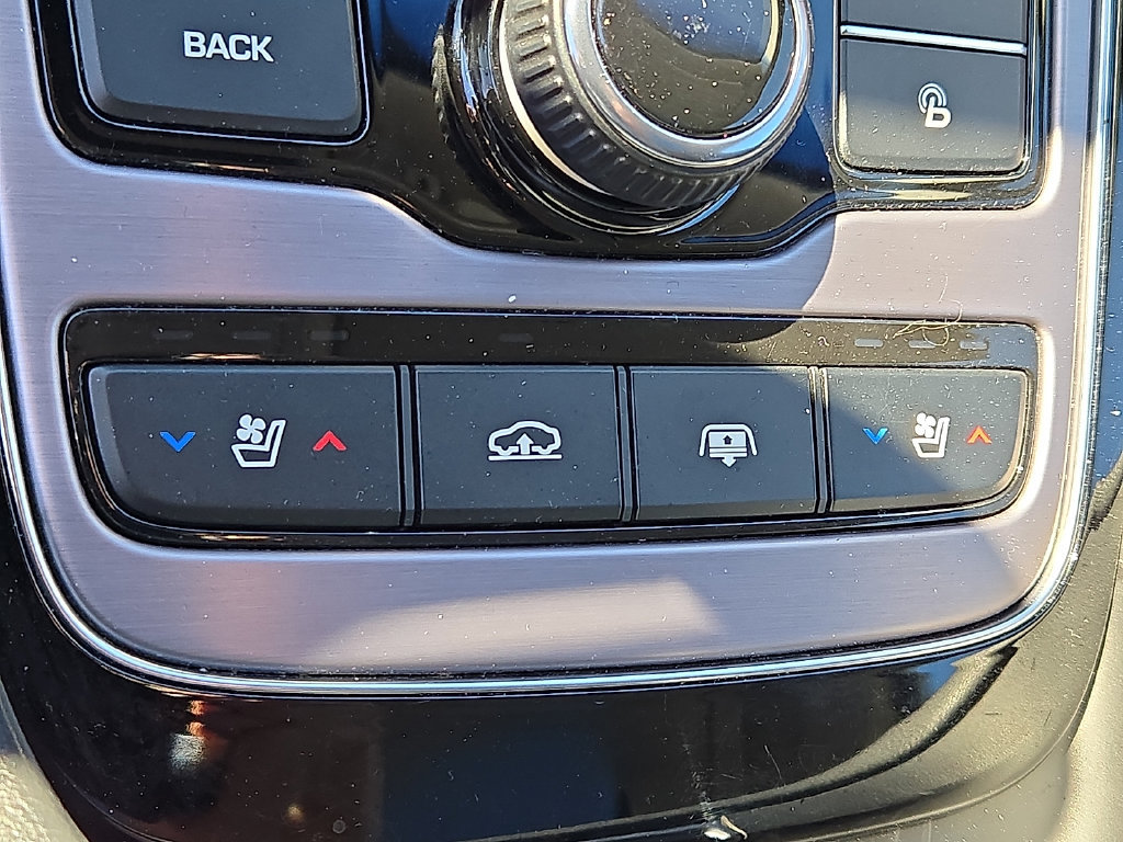 Used 2014 Hyundai Equus Signature RWD image 27