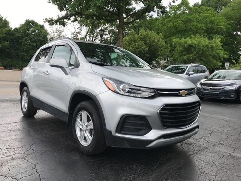 Used 2019 Chevrolet Trax LT w/ LT Convenience Package AWD/4WD image 2