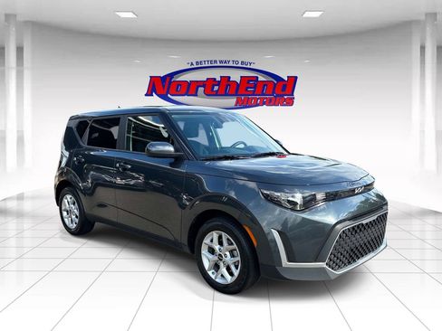 Used 2025 Kia Soul LX w/ LX Technology Package FWD image 1