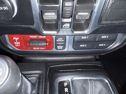 Used 2024 Jeep Wrangler Unlimited Rubicon 4xe image 18