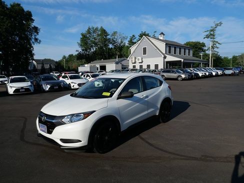 Used 2016 Honda HR-V LX image 1