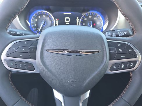 New 2026 Chrysler Pacifica Pinnacle image 21