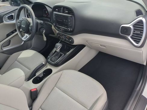 Used 2025 Kia Soul LX FWD image 13