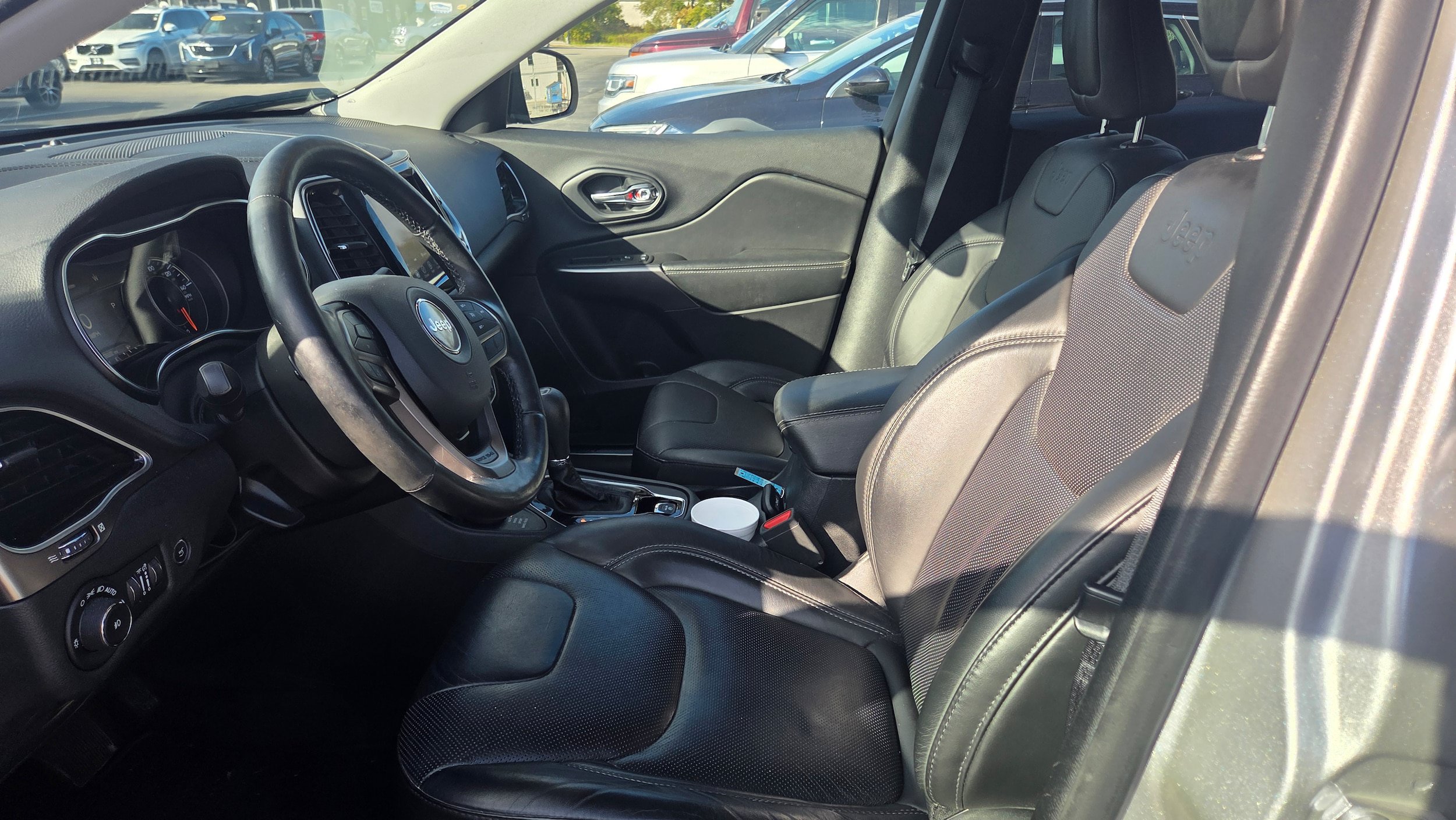 Used 2019 Jeep Cherokee Limited w/ Trailer Tow Group AWD/4WD image 13