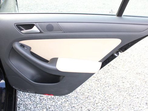 Used 2014 Volkswagen Jetta SE image 23