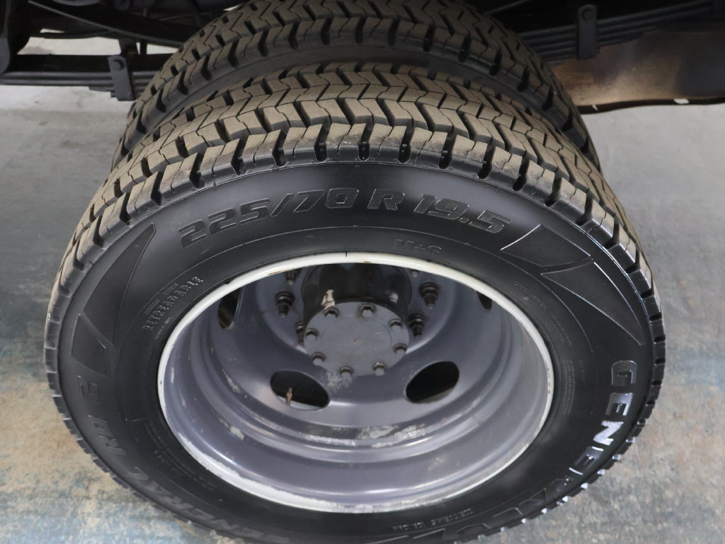Used 2015 Ford F550 2WD Regular Cab Super Duty image 24