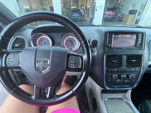 Used 2020 Dodge Grand Caravan SXT FWD image 12