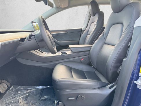 Used 2023 Tesla Model Y 2WD image 11