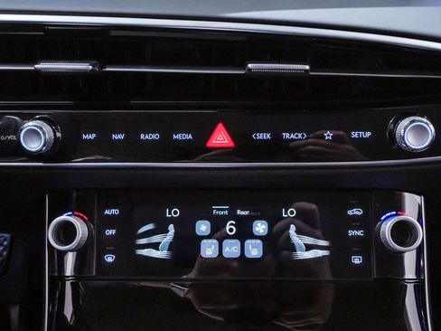 Certified 2026 Genesis GV70 2.5T image 16