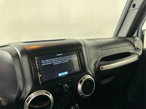 Certified 2018 Jeep Wrangler Unlimited Sahara w/ Connectivity Group image 25