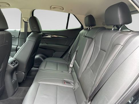 Used 2023 Buick Envision Essence AWD/4WD image 11