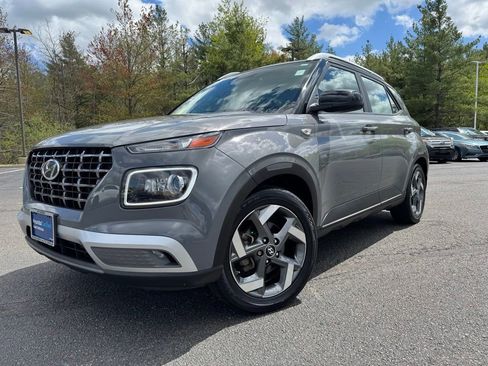Used 2022 Hyundai Venue Limited FWD image 30