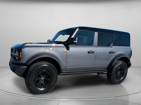 New 2025 Ford Bronco Badlands image 13