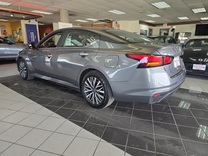 Used 2025 Nissan Altima 2.5 SV FWD image 6