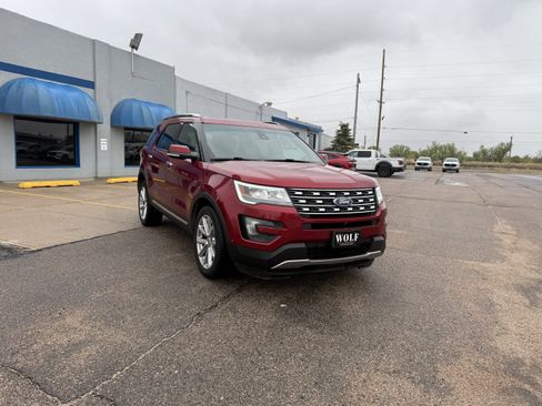 Used 2016 Ford Explorer Limited w/ Equipment Group 301A AWD/4WD image 3