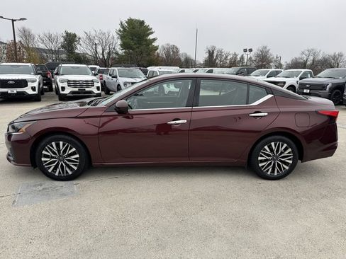 Used 2023 Nissan Altima 2.5 SV image 11