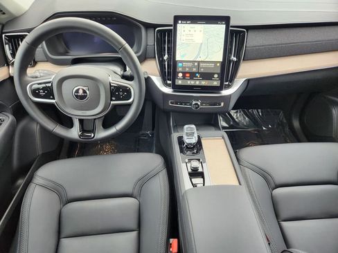 New 2025 Volvo XC90 B6 Core w/ Protection Package Premier image 2