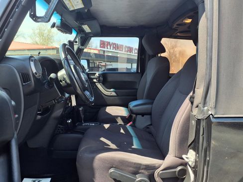 Used 2013 Jeep Wrangler Sport AWD/4WD image 12