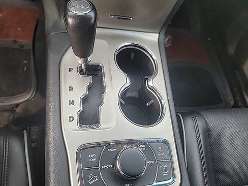 Used 2011 Jeep Grand Cherokee Overland image 13