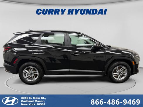 Used 2025 Hyundai Tucson SE AWD/4WD image 6