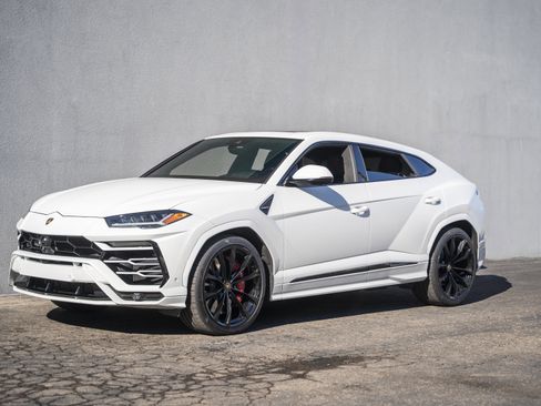 Used 2021 Lamborghini Urus image 1