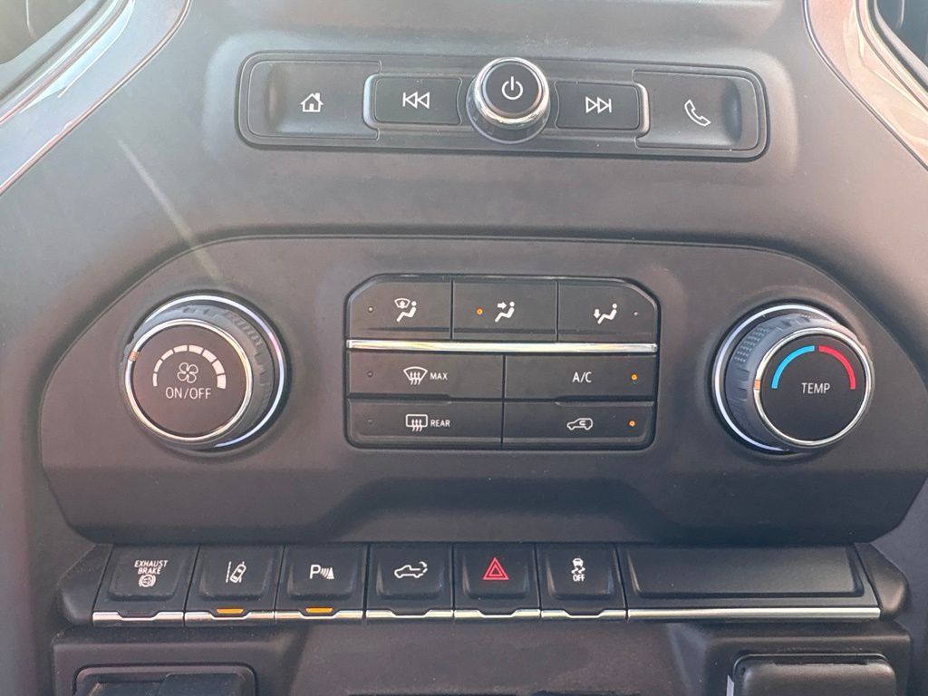 Used 2025 Chevrolet Silverado 3500 W/T AWD/4WD image 16