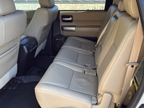 Used 2021 Toyota Sequoia Limited image 21
