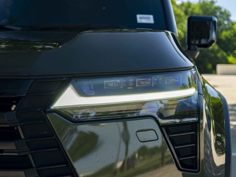 Used 2024 Lexus GX 550 AWD/4WD image 11