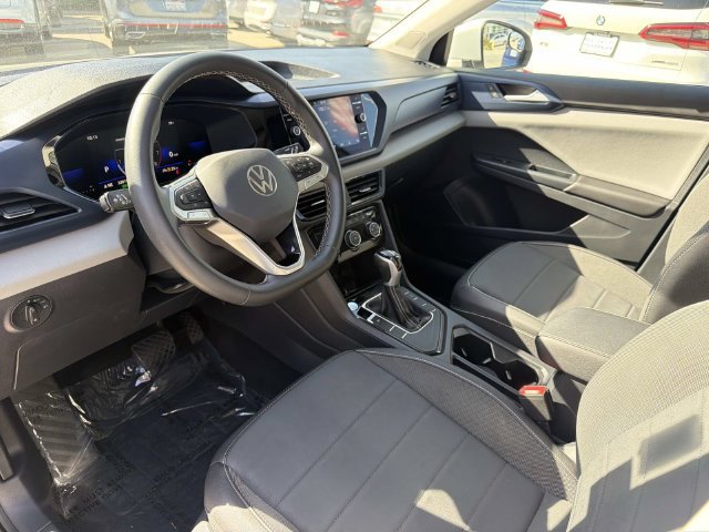 Certified 2023 Volkswagen Taos SE w/ Panoramic Sunroof Package FWD image 13