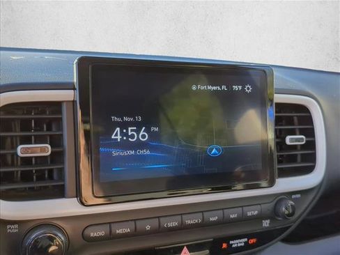 Used 2024 Hyundai Venue Limited image 17