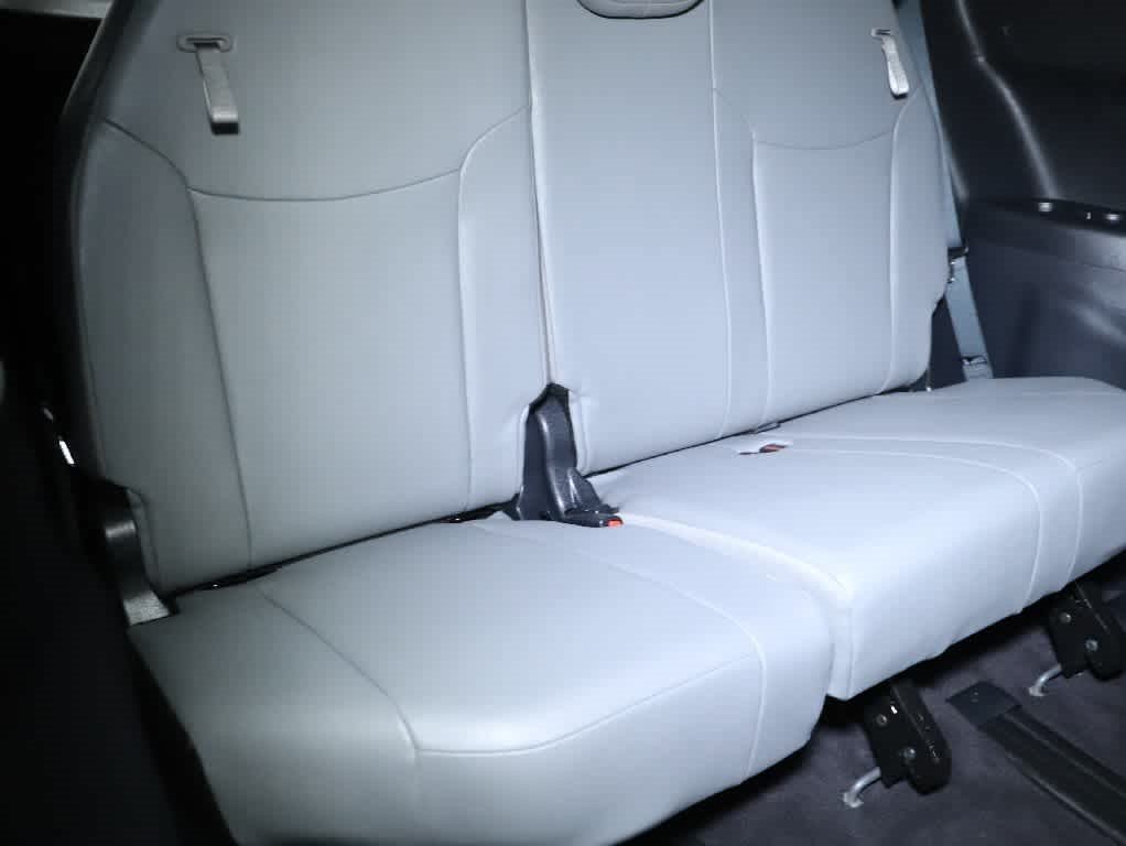 Used 2026 Toyota Sienna XLE AWD/4WD image 30