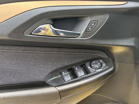 Used 2023 Chevrolet TrailBlazer ACTIV w/ Sun and Liftgate Package FWD image 11