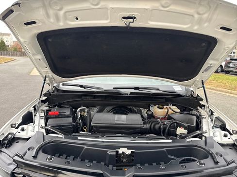 Certified 2022 Cadillac Escalade ESV Premium Luxury image 11