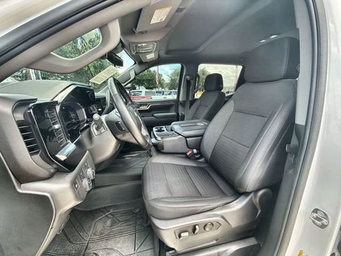 Used 2023 Chevrolet Silverado 1500 LT AWD/4WD image 18